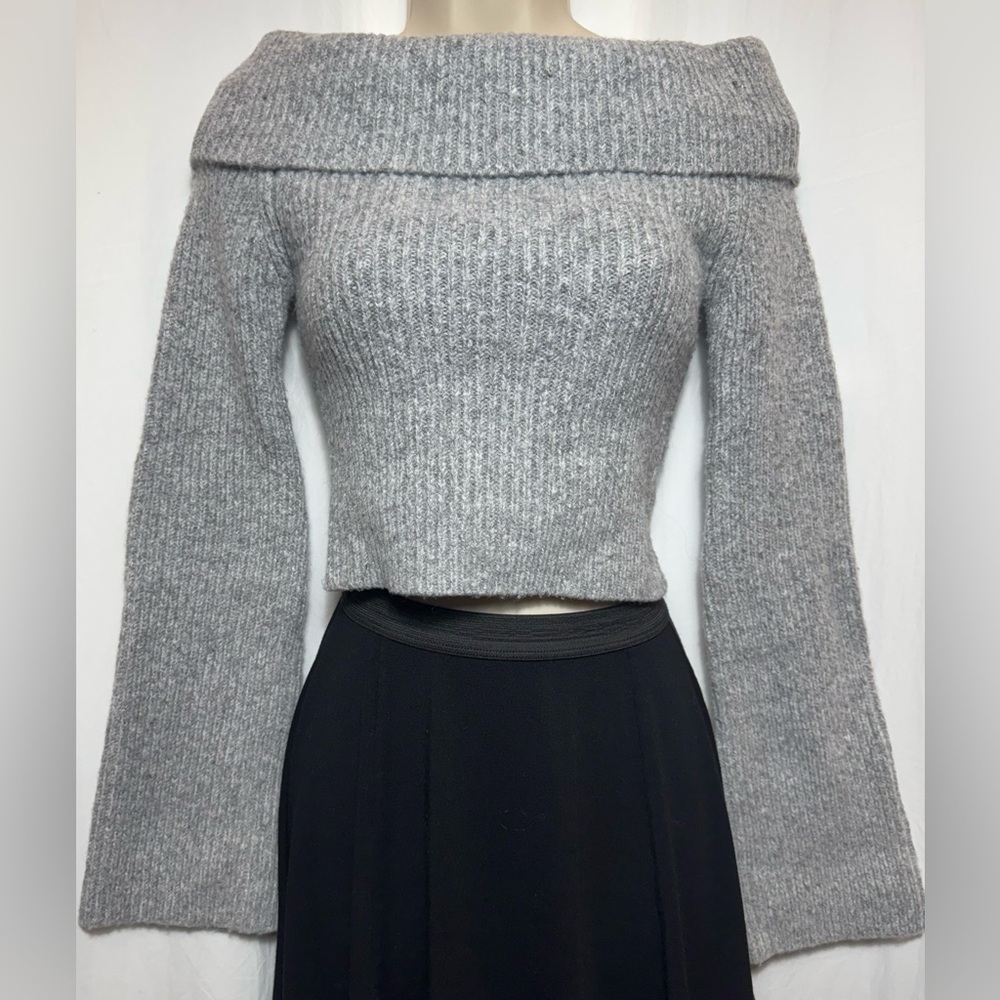 BAILEY ROSE Off-the-Shoulder Crop Sweater - Picture 2 of 6